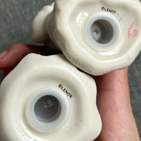 Lenox Holiday Santa and Mrs. Claus Salt And Pepper Set Christmas - Picture 5 of 9